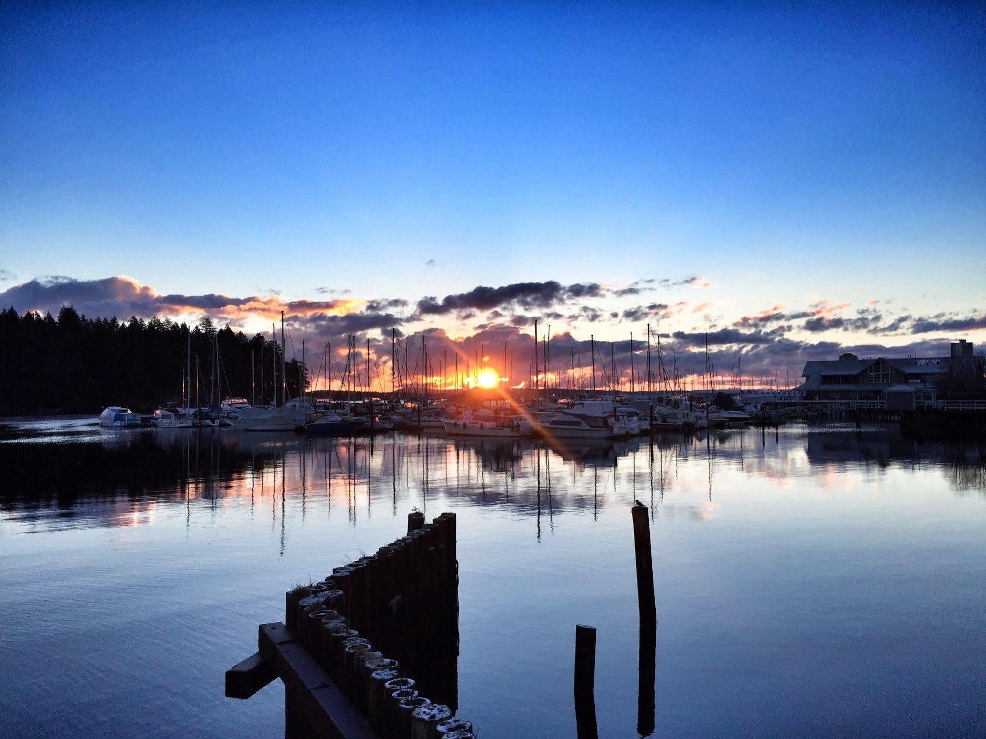 The Waterfront Suites And Marina Nanaimo Buitenkant foto
